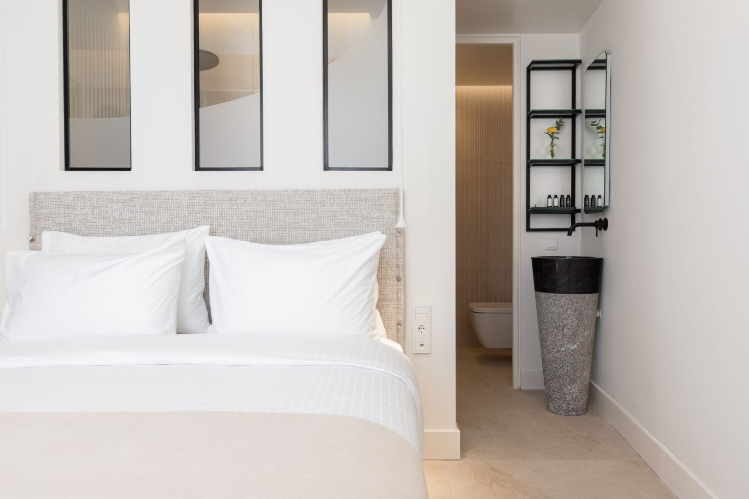 Contemporary suites near Acropolis Athens