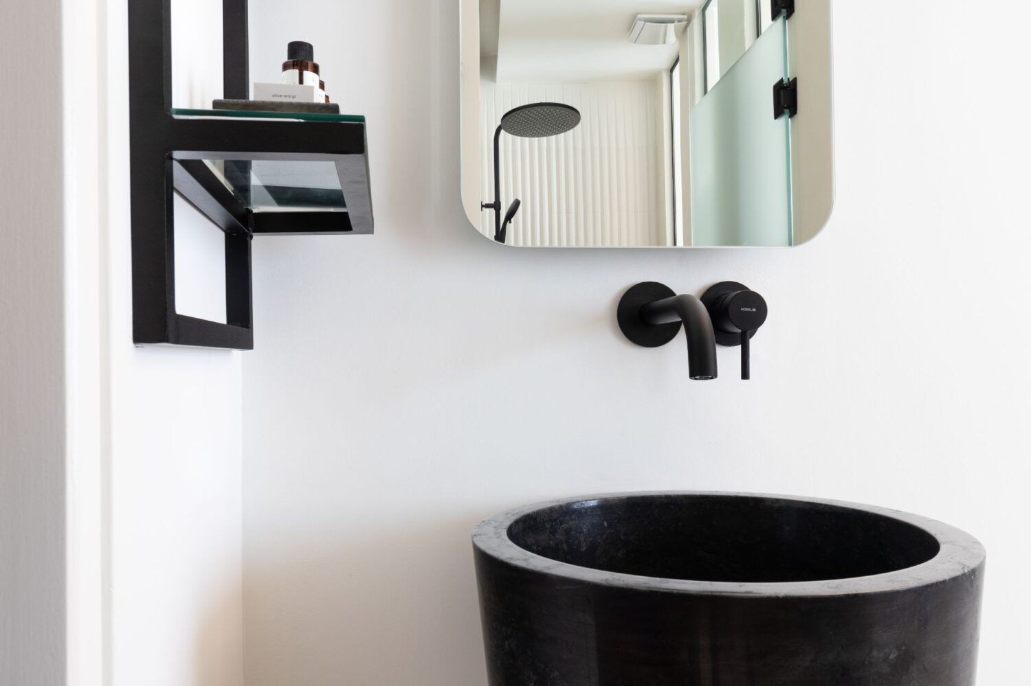 Contemporary suites near Acropolis Athens