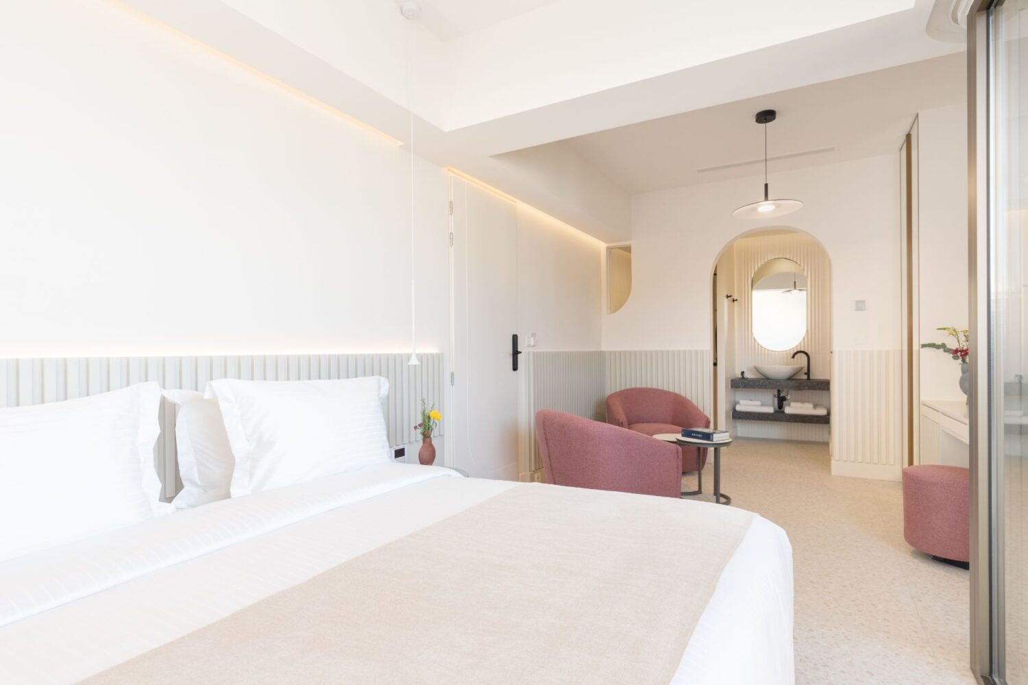 Luxury Athens suites with iconic views