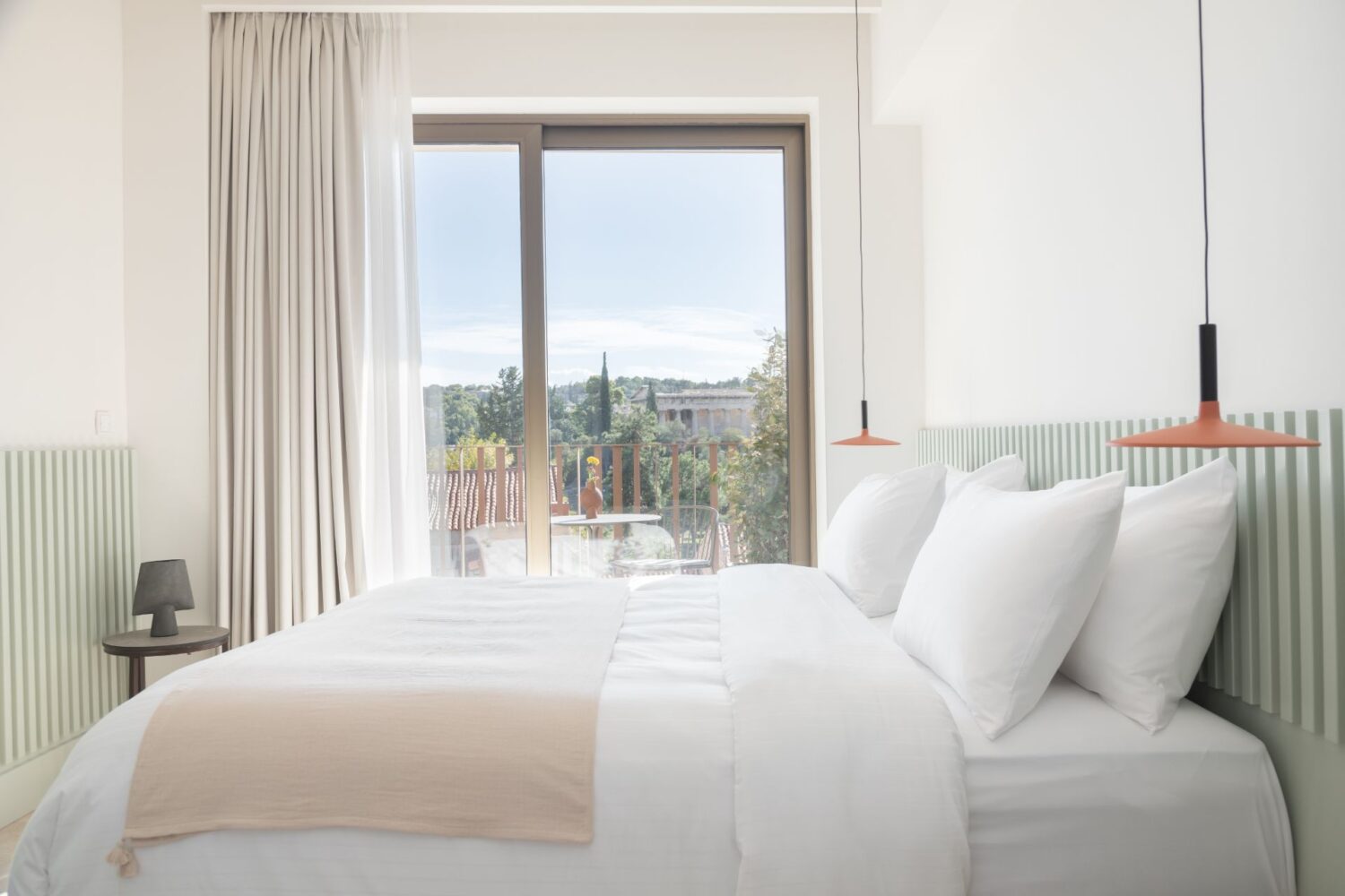 Elegant city suites near Acropolis