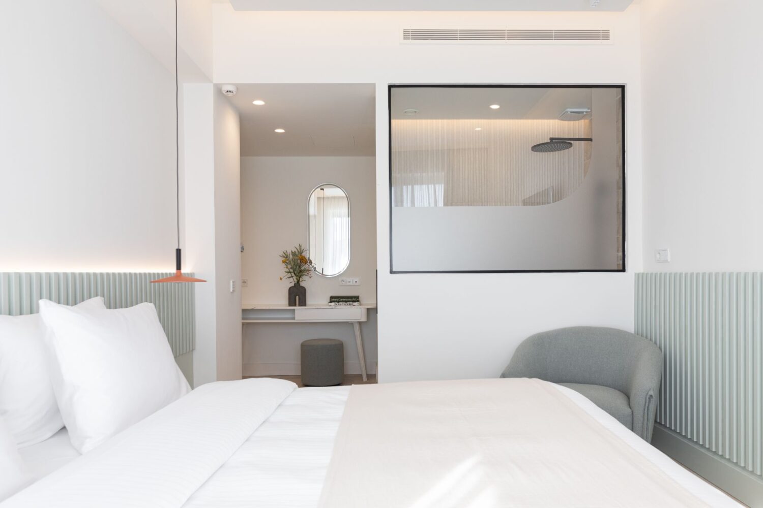 Comfortable suites overlooking Acropolis