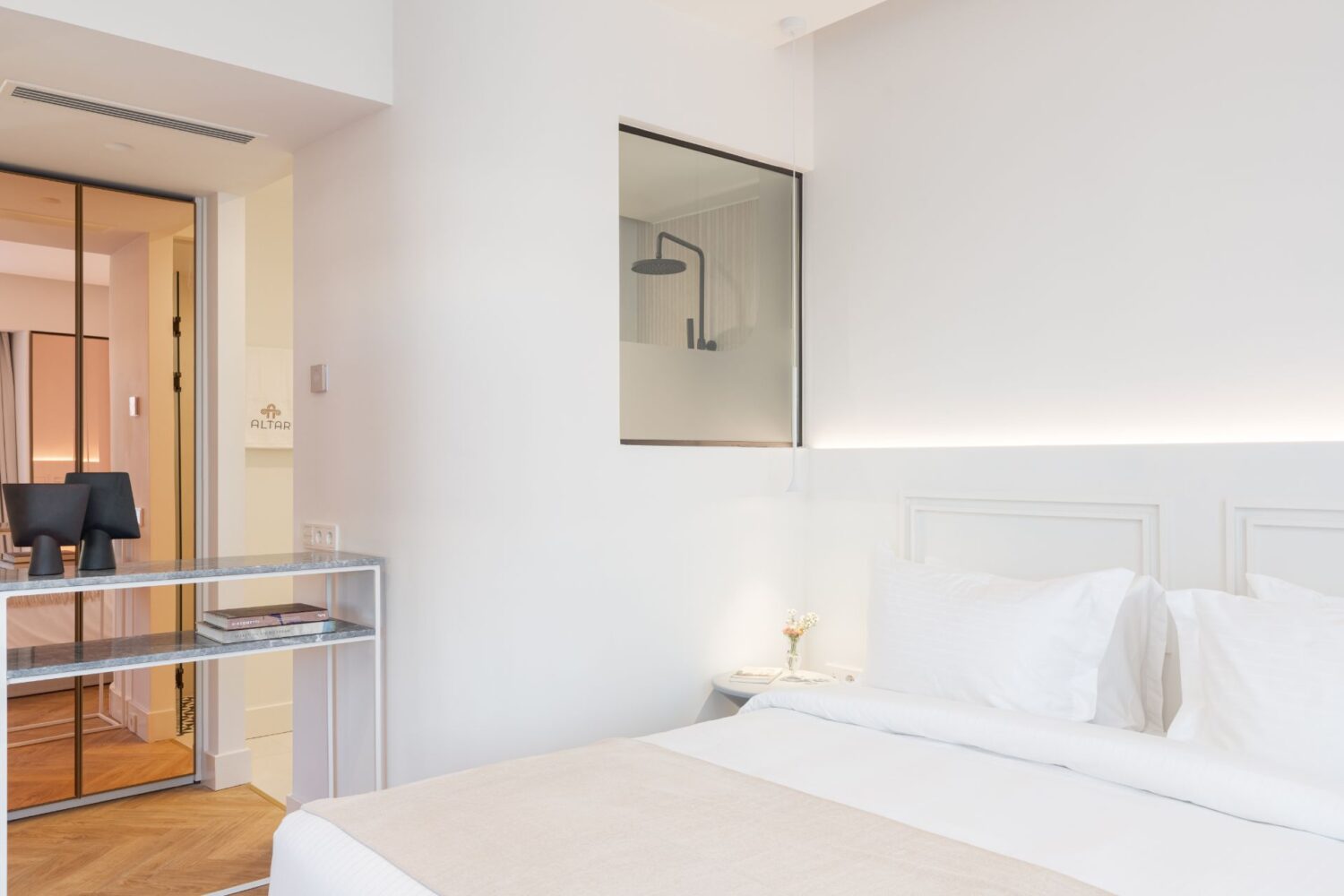 Comfortable Athens rooms with Acropolis